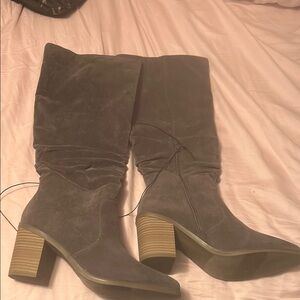 NWOT Gray Boots